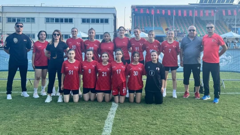 Niğdeli hentbolculardan Antalya’da büyük başarı