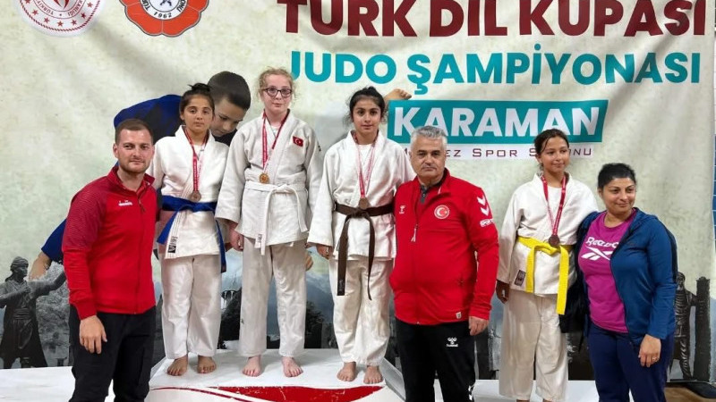 Sevim Türkben’den 8. Türk Dil Kupası’nda Türkiye İkinciliği